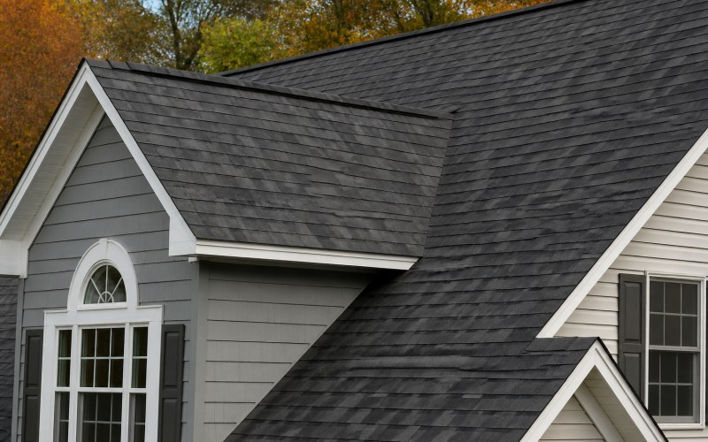 Dimensional architectural shingles on a Connecticut roof